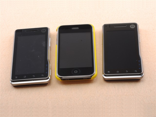 摩托罗拉XT720 经典侧滑键Android手机的详细图赏